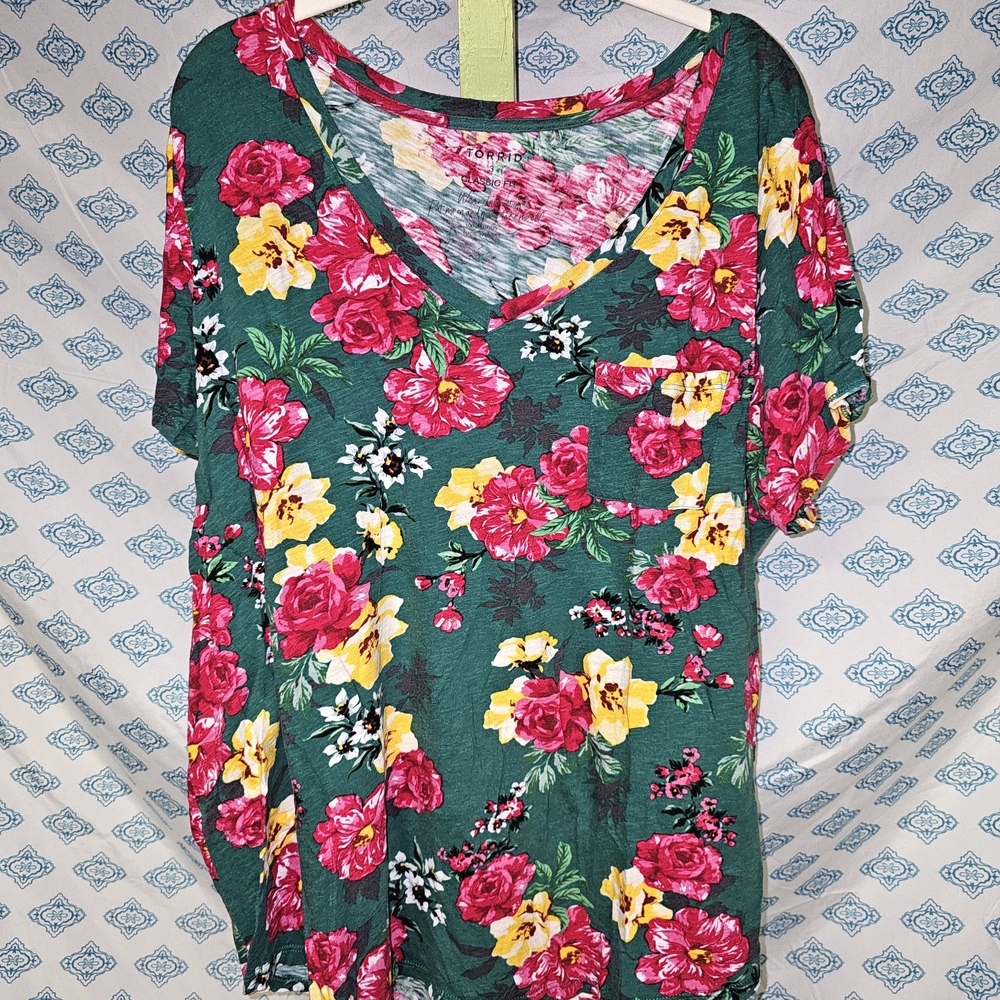 Torrid 3x Floral V-Neck Women’s Top With Pocket